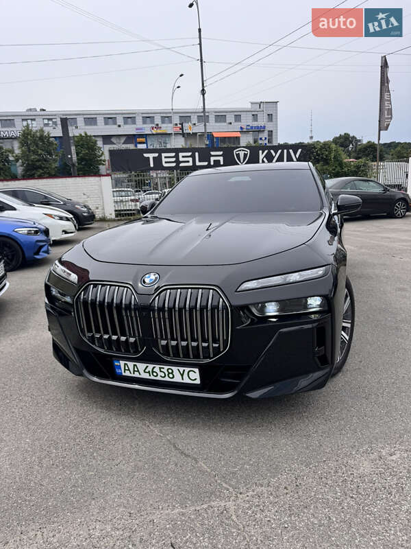 BMW i7 2023