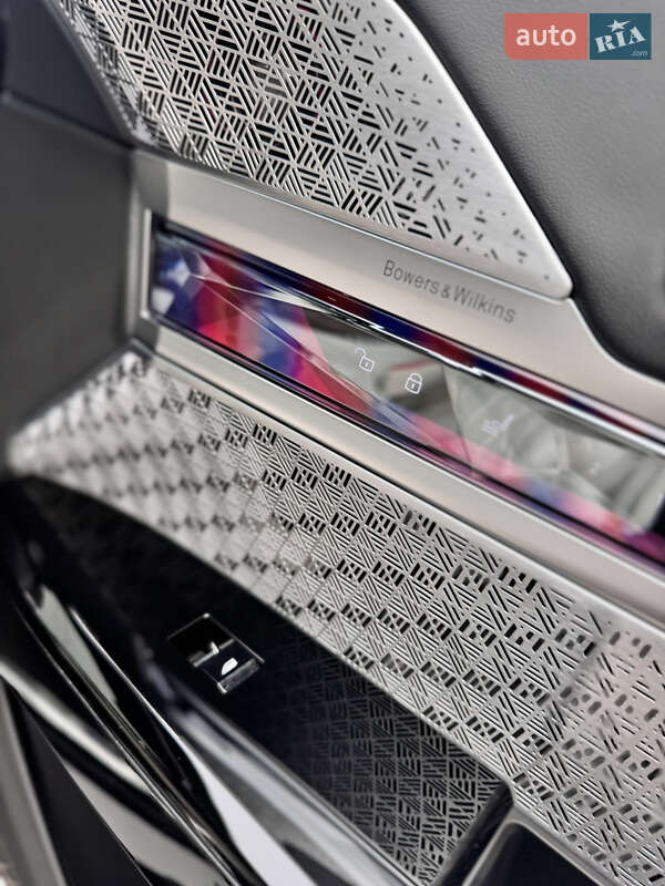 Седан BMW i7 2023 в Києві