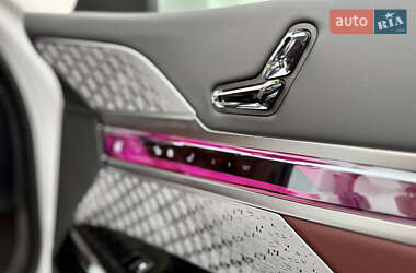 Седан BMW i7 2024 в Киеве