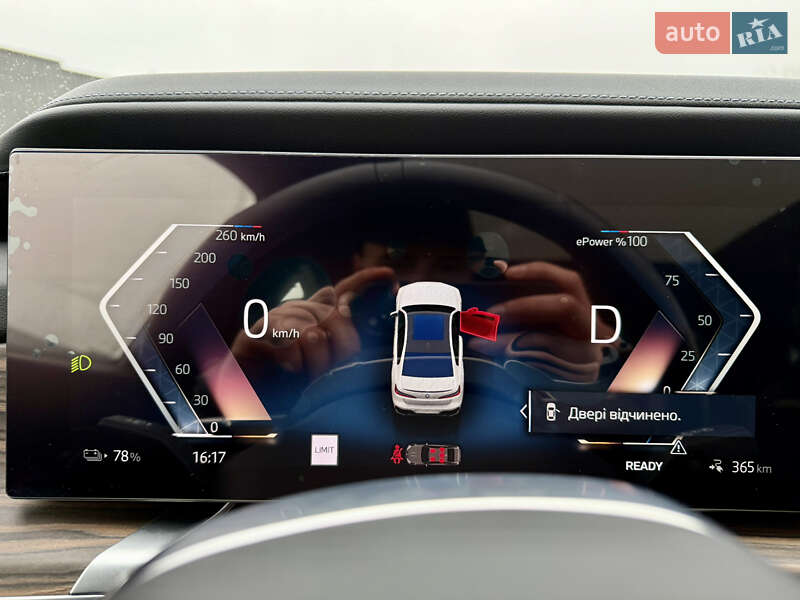 Седан BMW i7 2024 в Киеве
