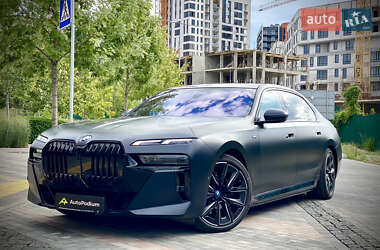 Седан BMW i7 2022 в Києві