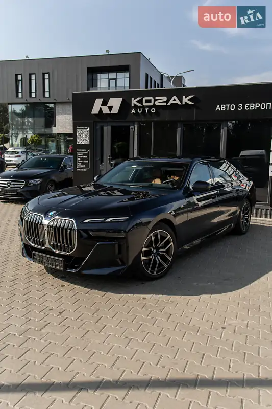 BMW i7
