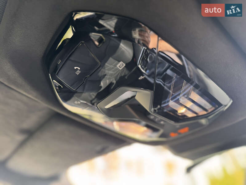 Седан BMW i7 2023 в Львове