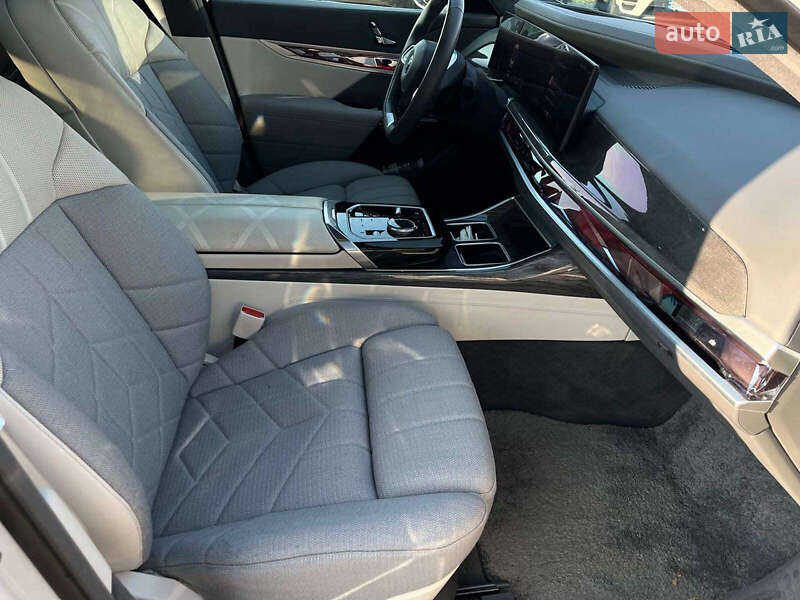 Седан BMW i7 2023 в Львове фото 26 Седан BMW i7 2023 в Львове