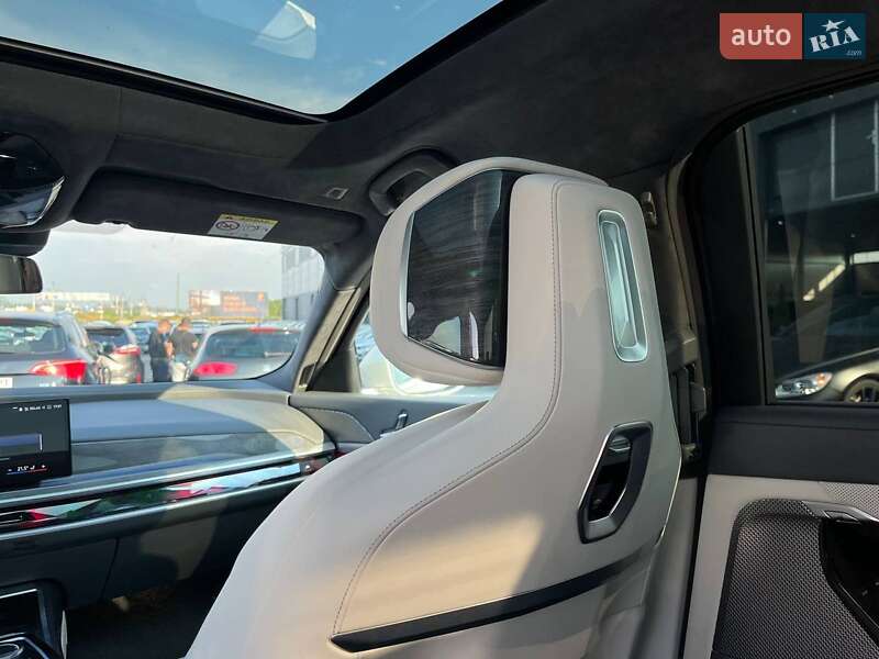 Седан BMW i7 2023 в Львове фото 34 Седан BMW i7 2023 в Львове