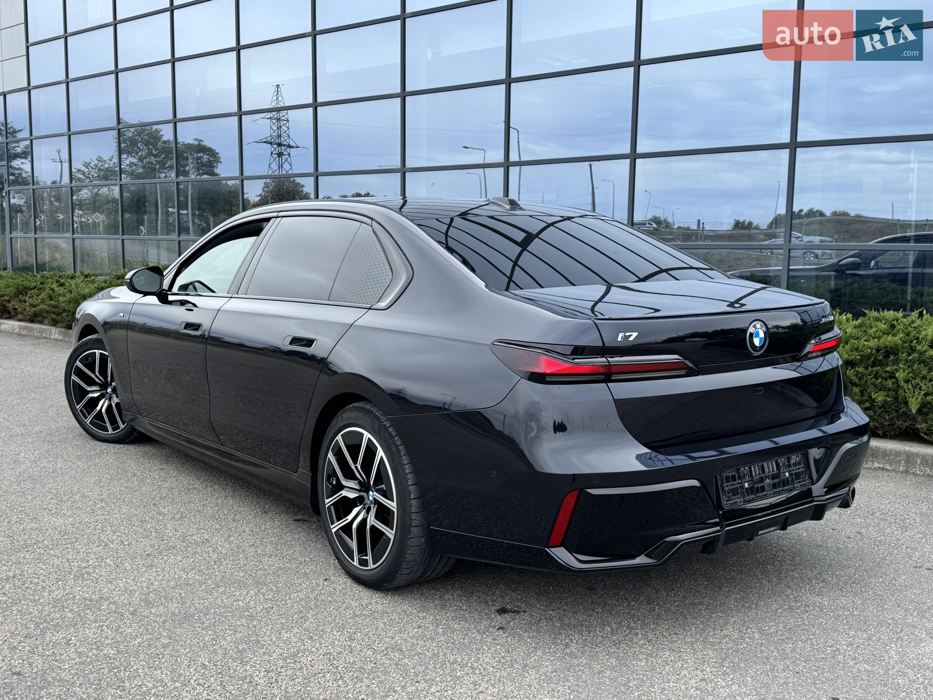 2023 BMW i7 - мініатюра 3