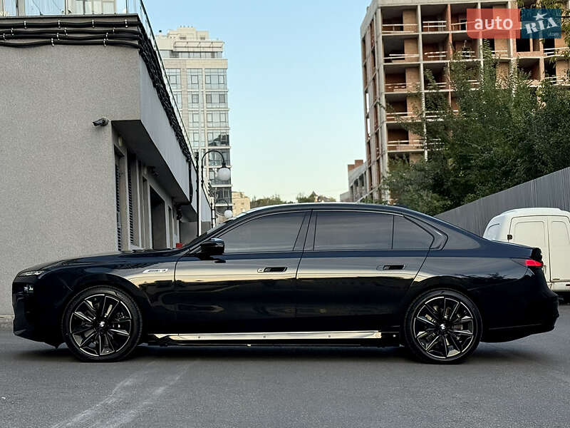 Седан BMW i7 2025 в Киеве фото 25 Седан BMW i7 2025 в Киеве