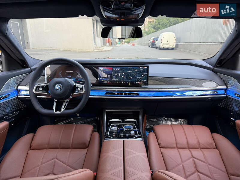Седан BMW i7 2025 в Киеве фото 61 Седан BMW i7 2025 в Киеве