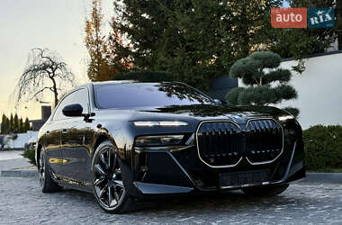 Седан BMW i7 2022 в Львове Седан BMW i7 2022 в Львове