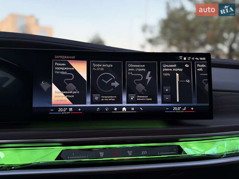 Седан BMW i7 2022 в Львове