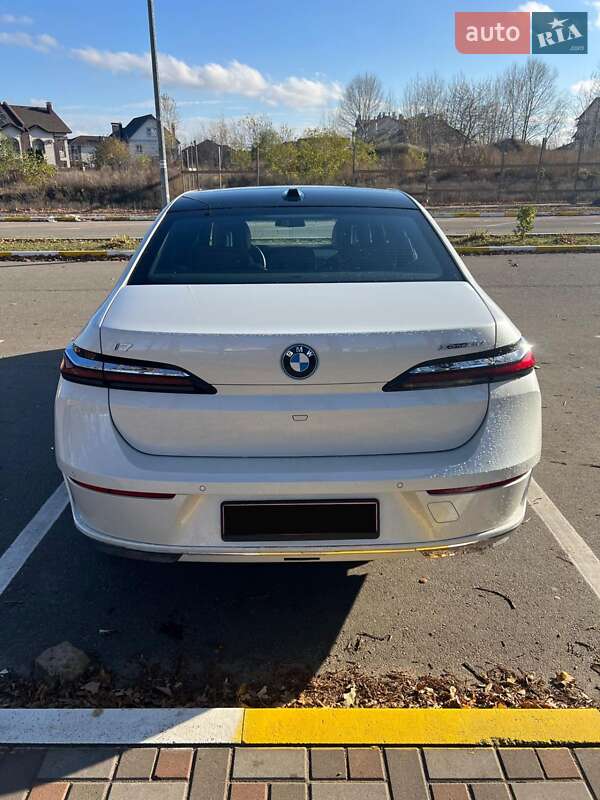 Седан BMW i7 2023 в Киеве фото 4 Седан BMW i7 2023 в Киеве