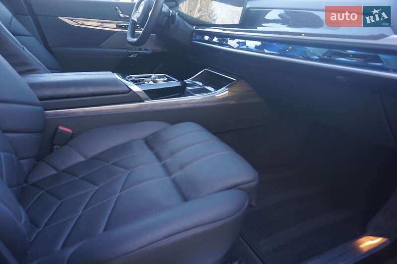 Седан BMW i7 2024 в Самборе фото 44 Седан BMW i7 2024 в Самборе