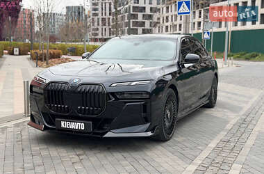 Седан BMW i7 2023 в Києві