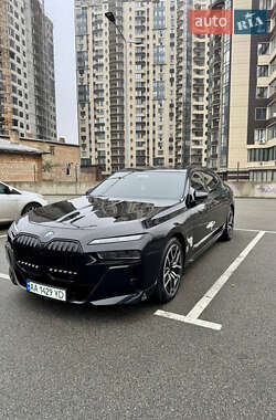 Седан BMW i7 2023 в Києві