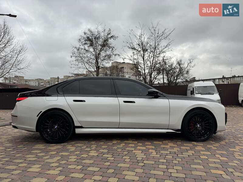 Седан BMW i7 2023 в Вінниці