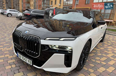 Седан BMW i7 2023 в Вінниці