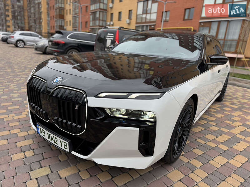 Седан BMW i7 2023 в Вінниці