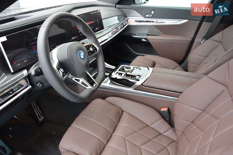 Седан BMW i7 2025 в Києві