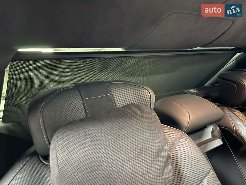 Седан BMW i7 2023 в Киеве