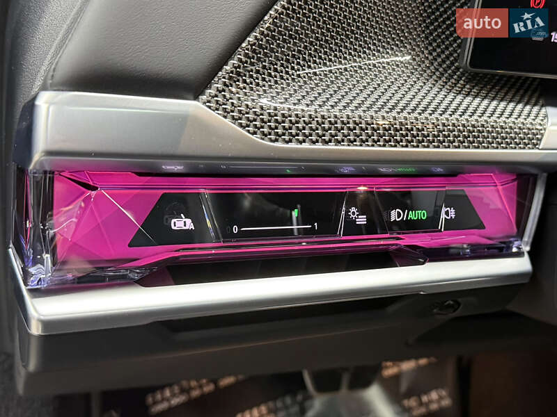 Седан BMW i7 2023 в Киеве