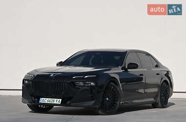 Седан BMW i7 2024 в Луцке