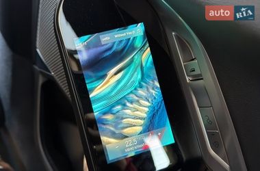 Седан BMW i7 2023 в Львові