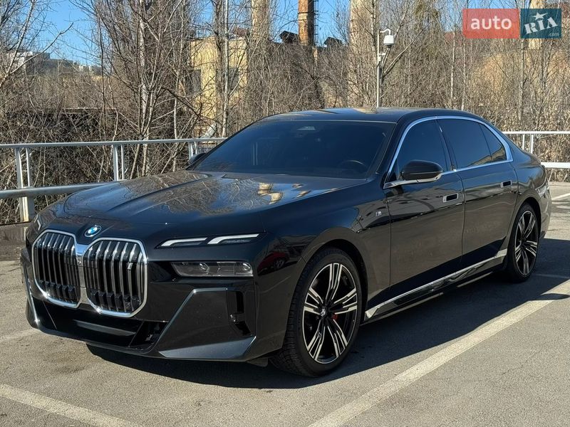 BMW i7 2023