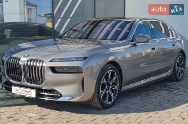 Седан BMW i7 2024 в Хмельницькому