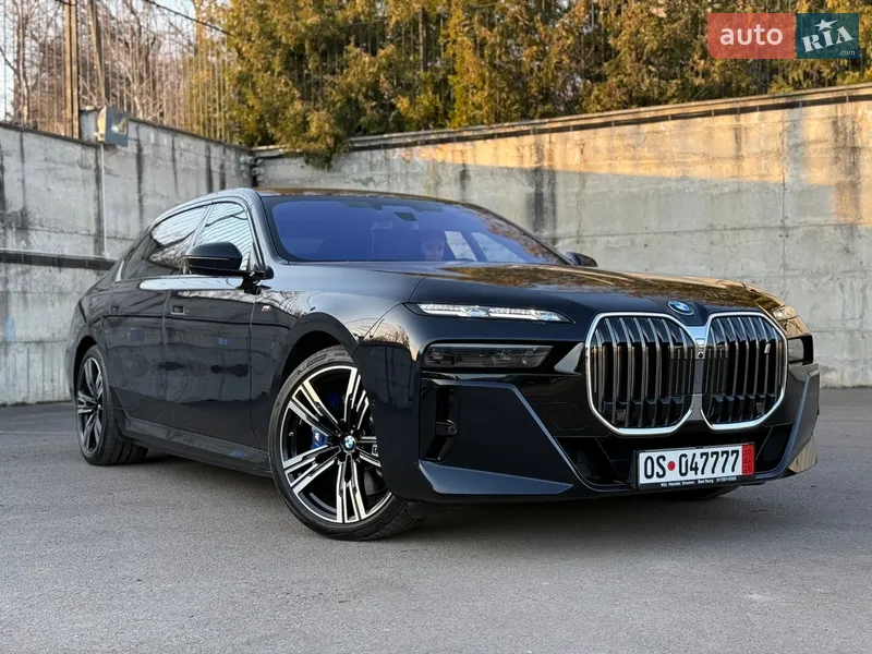 BMW i7