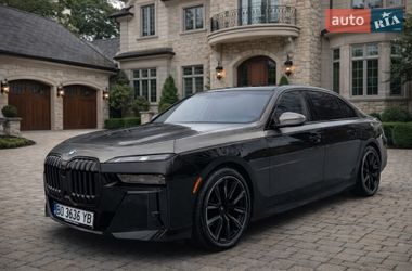 Седан BMW i7 2022 в Тернополе