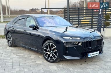 Седан BMW i7 2023 в Рівному