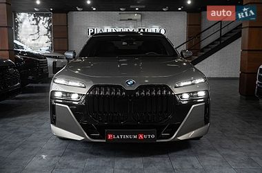 Седан BMW i7 2022 в Одессе