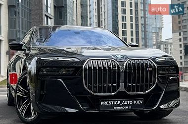 Седан BMW i7 2023 в Києві