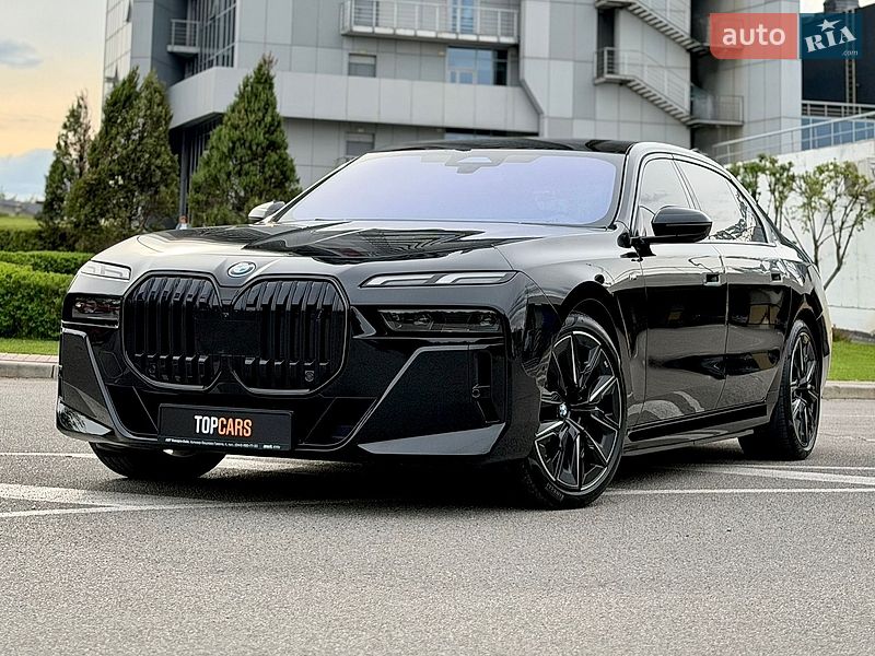 Седан BMW i7 2023 в Києві