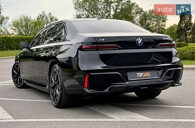 Седан BMW i7 2023 в Києві