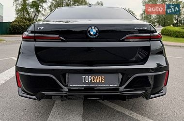 Седан BMW i7 2023 в Києві