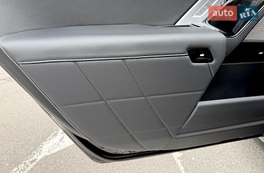 Седан BMW i7 2023 в Києві