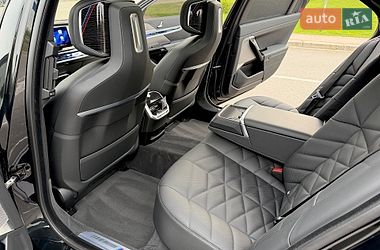 Седан BMW i7 2023 в Києві