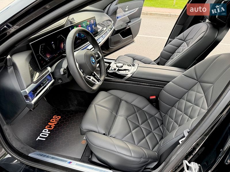 Седан BMW i7 2023 в Києві