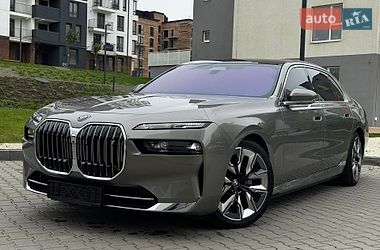 Седан BMW i7 2022 в Івано-Франківську