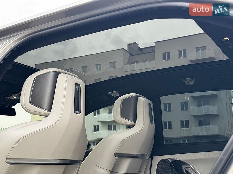 Седан BMW i7 2022 в Івано-Франківську