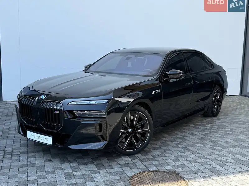 BMW i7
