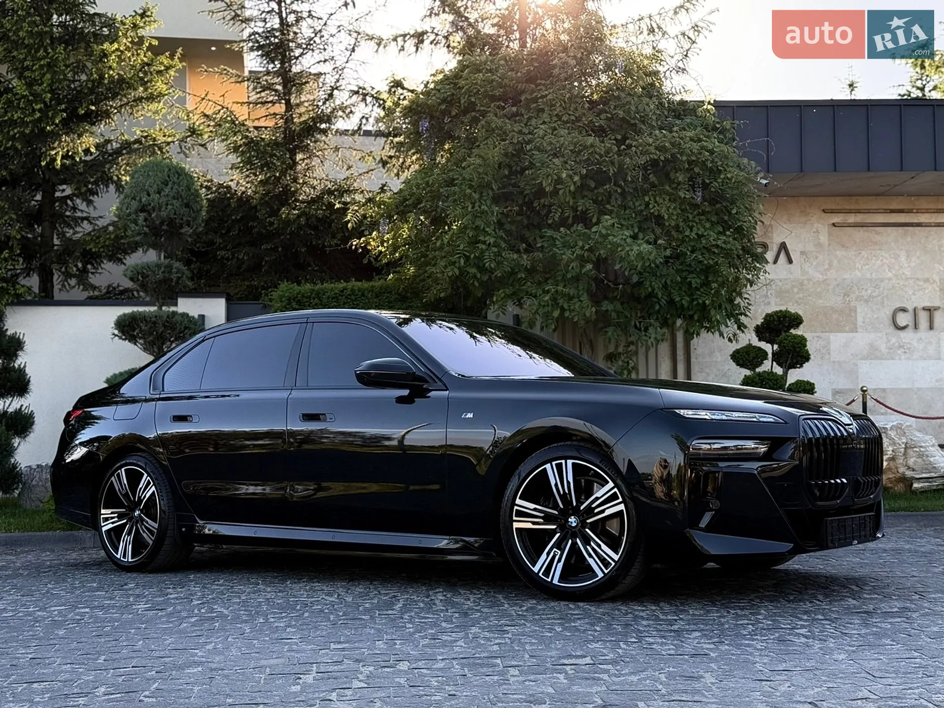 2023 BMW i7 - мініатюра 2