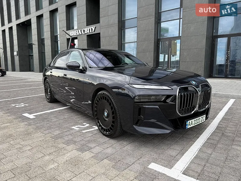 BMW i7