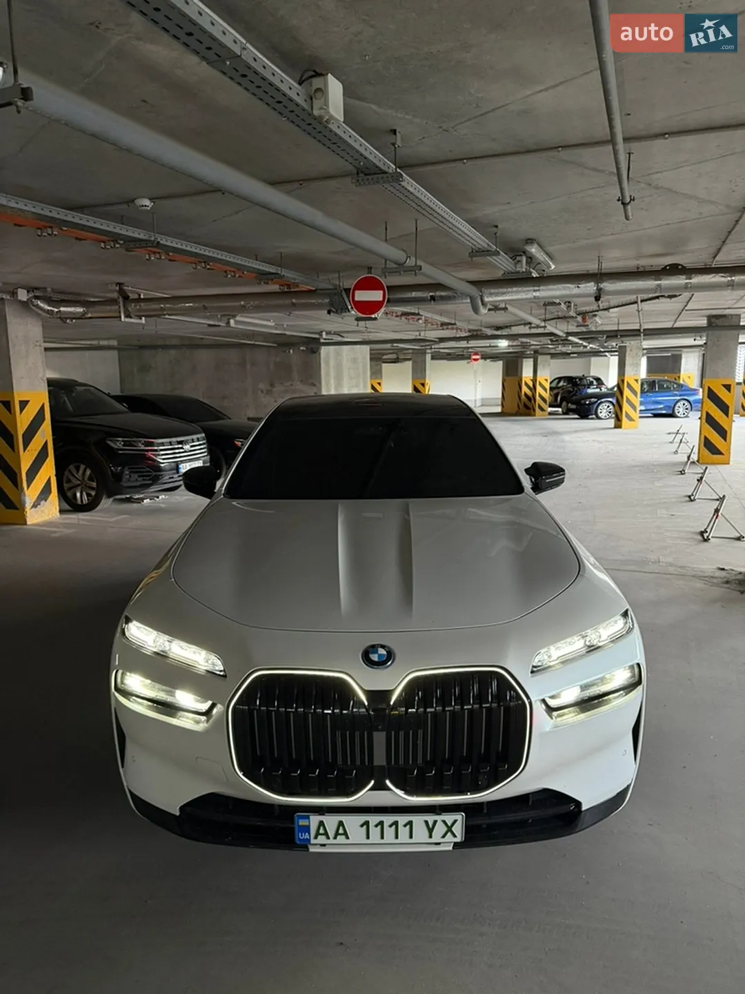 2022 BMW i7 - фото 1