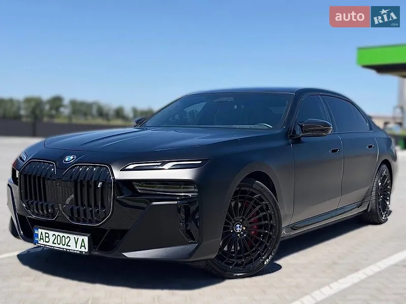 BMW i7