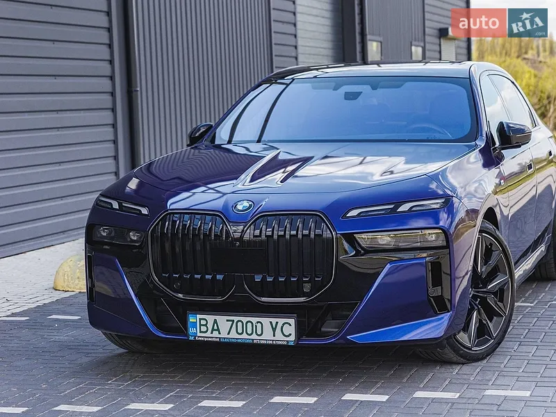 BMW i7
