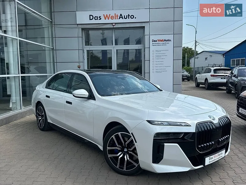 BMW i7