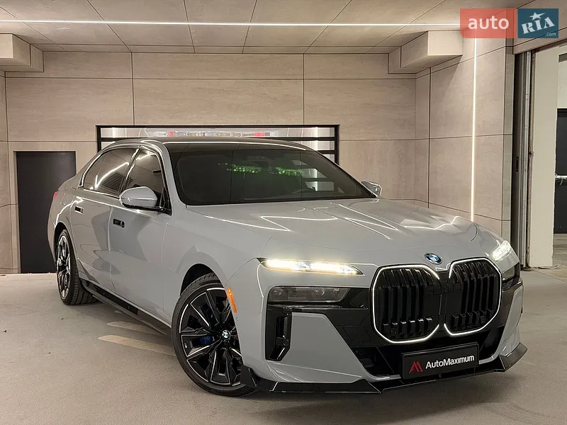BMW i7