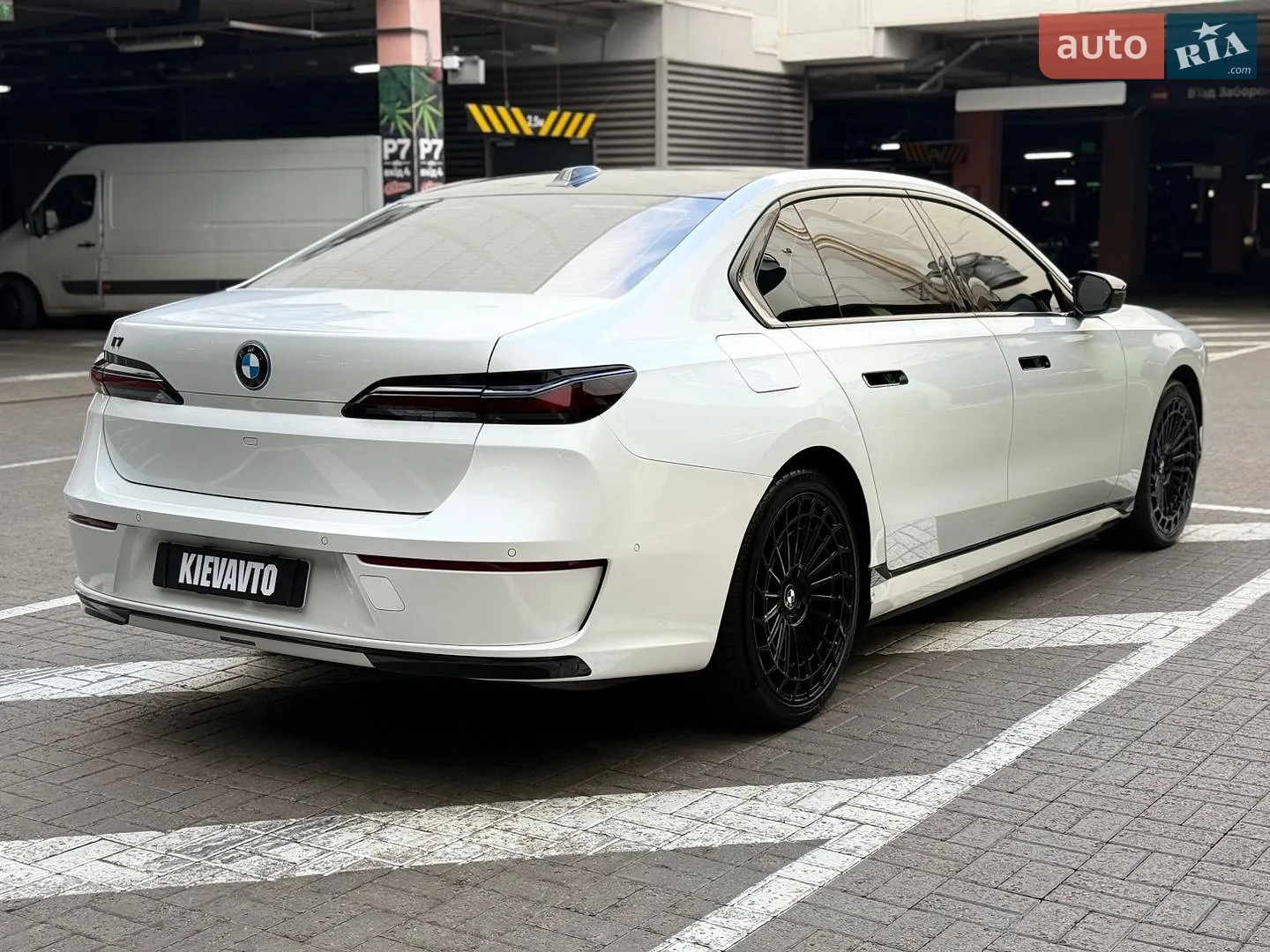 2022 BMW i7 - мініатюра 3